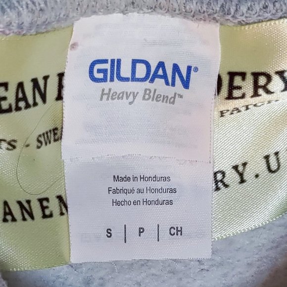 Handmade Unisex Whale Shark Embroidered Grey Sweatshirt - Picture 5 of 8